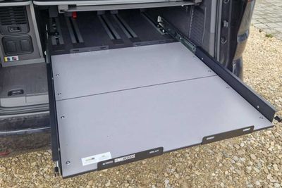 Heckauszug für VW T7 California Beach mit seitlicher Technikbox