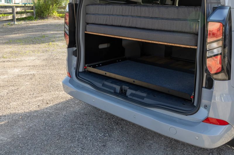 ​Heckablage mit Auszug Ford Tourneo Custom