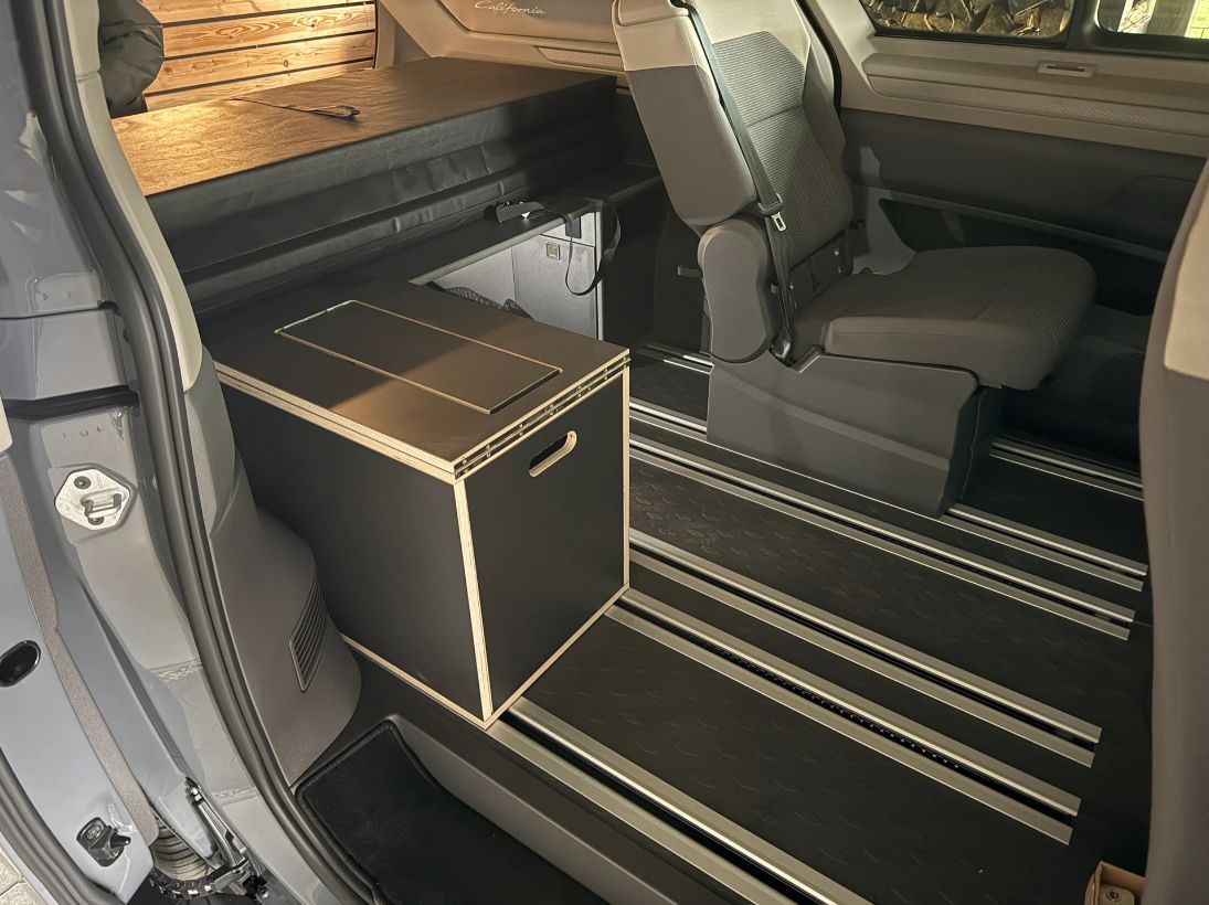 Staukiste für VW T7 Multivan & California Staukiste für VW T7 Multivan & California