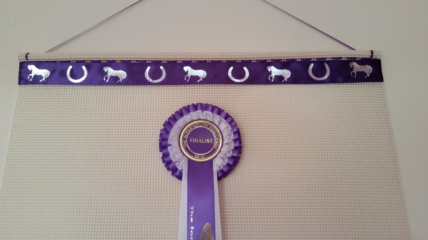 NON Personalised Rosette Holder  &quot; JUST Horse Shoes and Horses &quot;