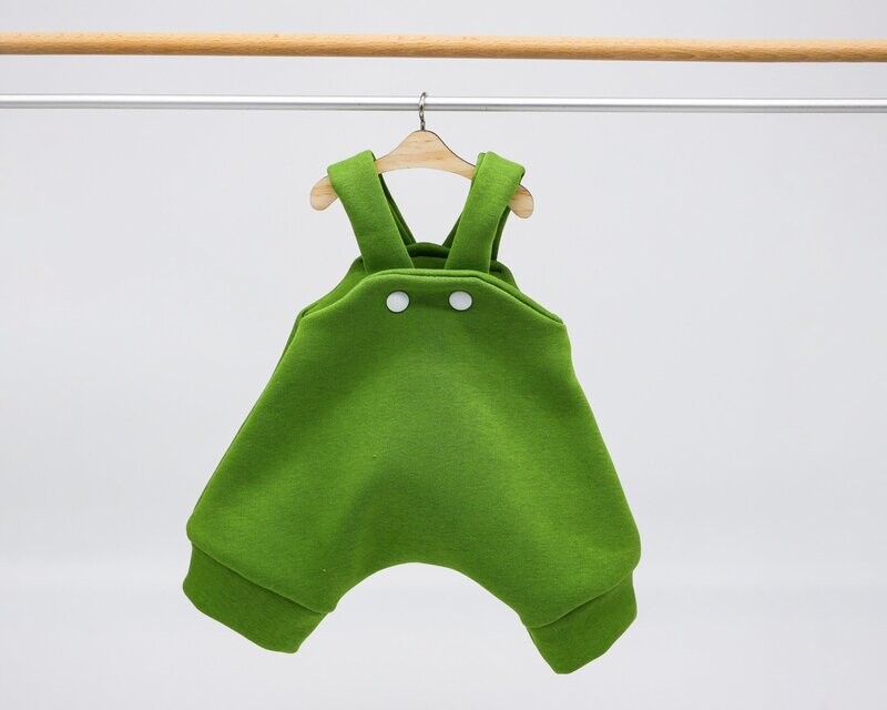 Latzhose || Apfelgrün || Latzhose für Puppen zwischen 40 und 50cm Latzhose || Apfelgrün || Latzhose für Puppen zwischen 40 und 50cm