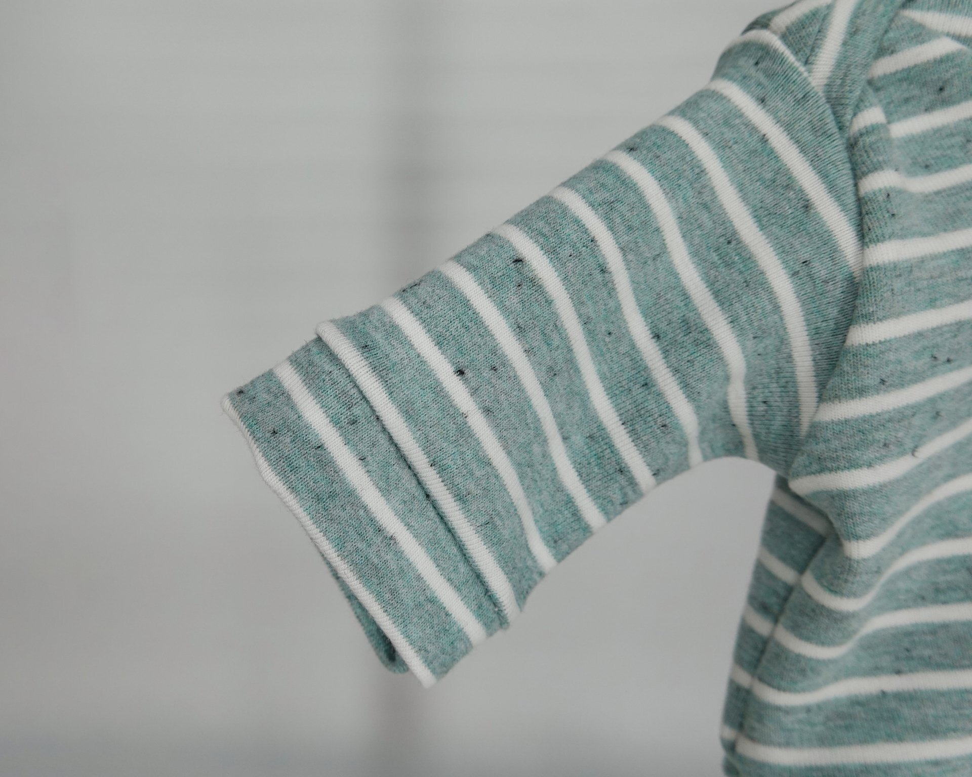 Puppen Pullover || grau-blau Streifen || für Puppen zwischen 45 und 50 cm