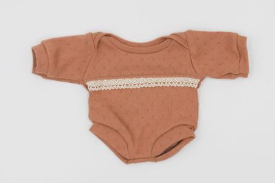 Puppen Baby Body || altrosa Lochstickerei und Spitze|| für Puppen zwischen 45 und 50 cm Puppen Baby Body || altrosa Lochstickerei und Spitze|| für Puppen zwischen 45 und 50 cm