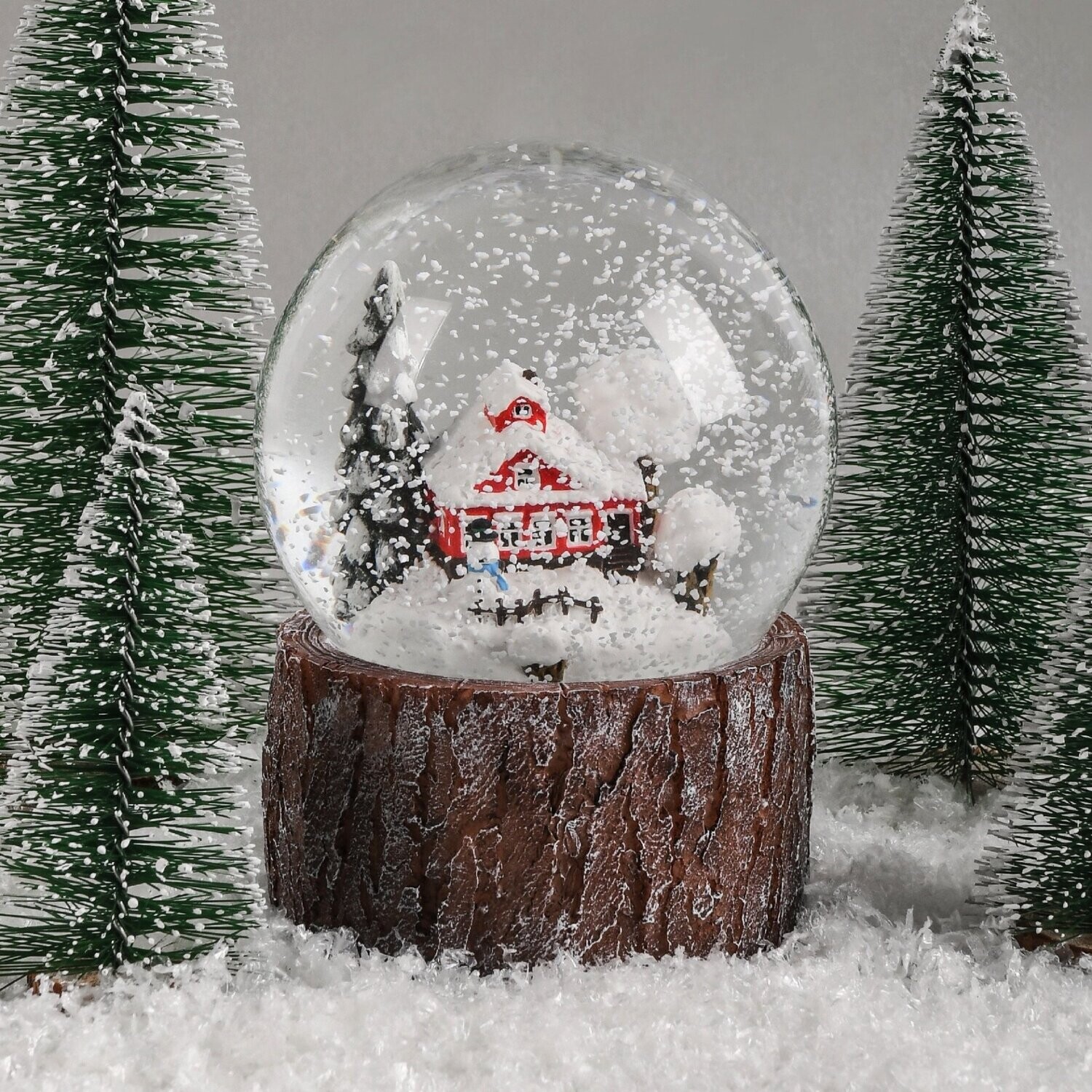 Snowy Red House Snow Globe