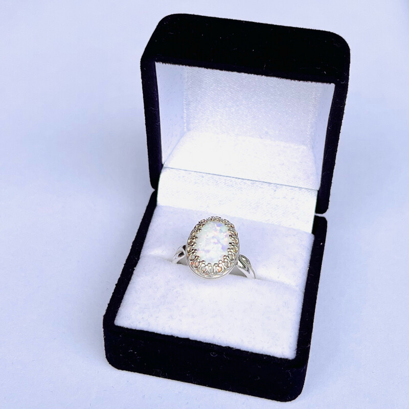 Silverring med vit opal