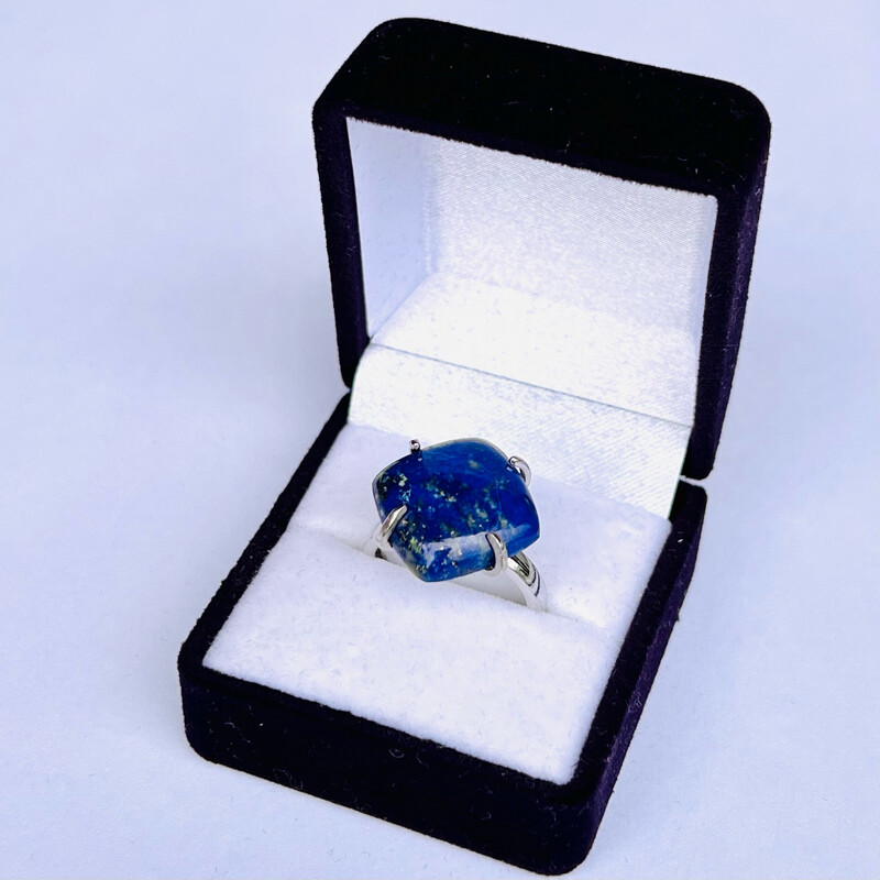 Silverring med lapis lazuli