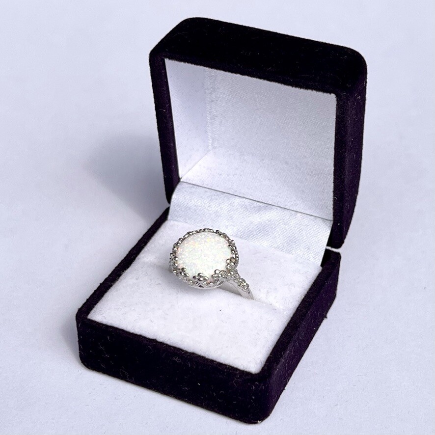 Silverring med vit opal