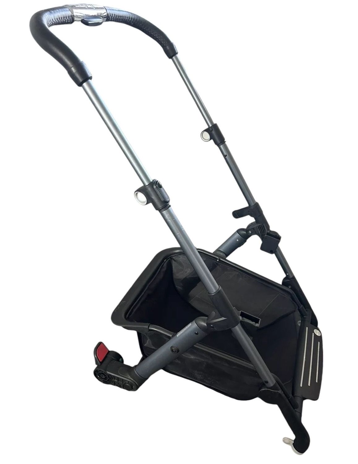 ​Silver Cross Pioneer Chassis in Graphite 002