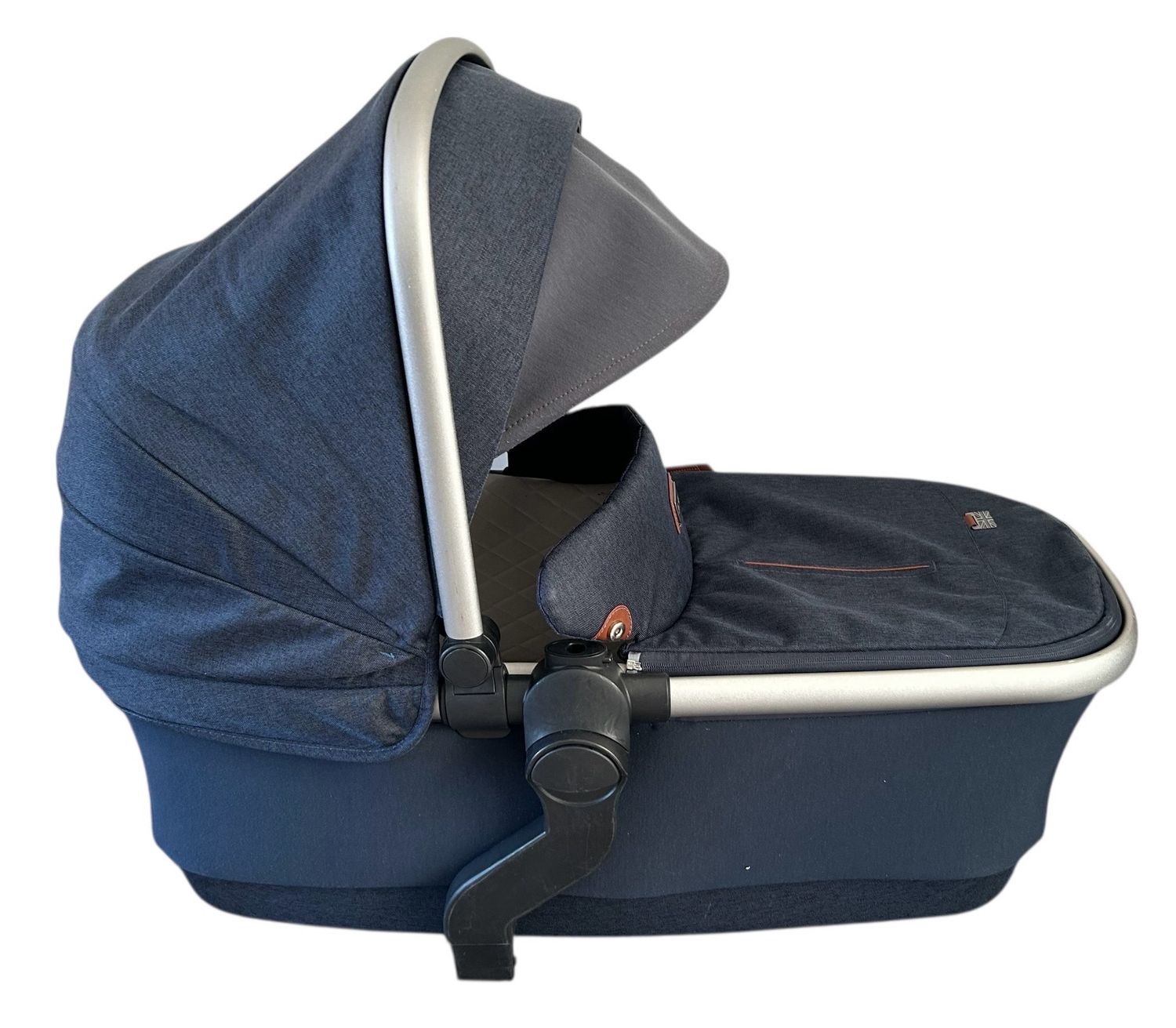 Silver Cross Wave 2021 Carrycot With Hood And Apron Blue Silver Cross Wave 2021 Carrycot With Hood And Apron Blue