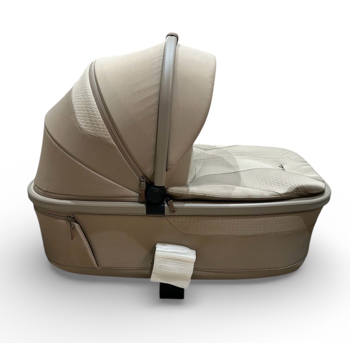 Silver Cross Cove Carrycot In Champagne