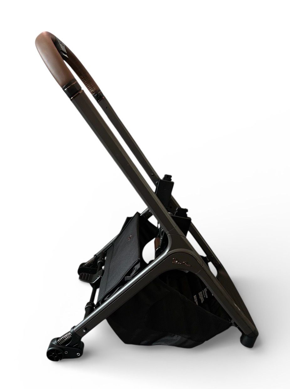 Silver Cross Cove Chassis In Maple