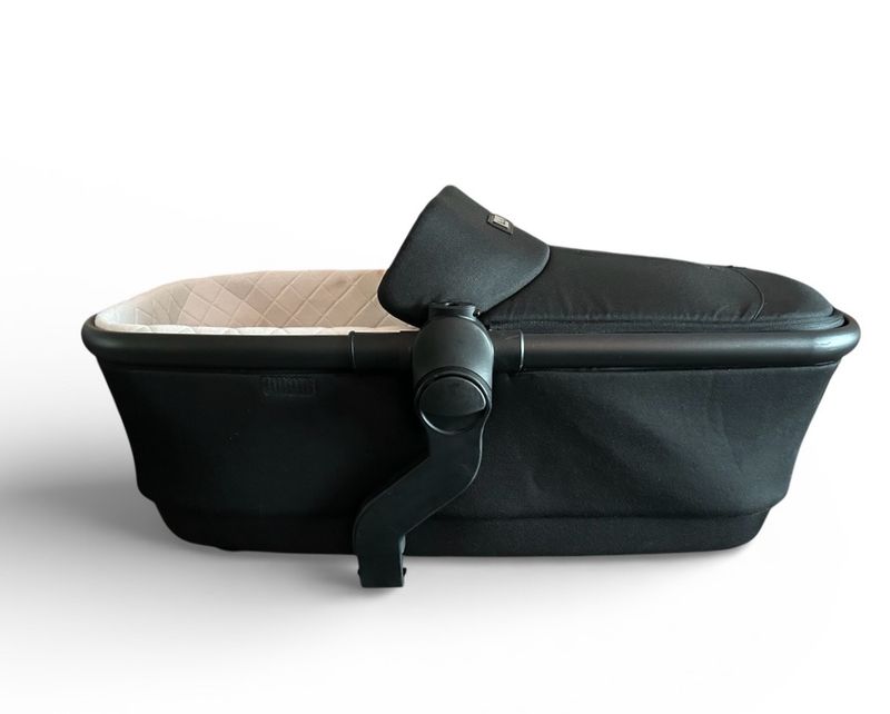 Silver Cross Wave Carrycot With Apron - Onyx