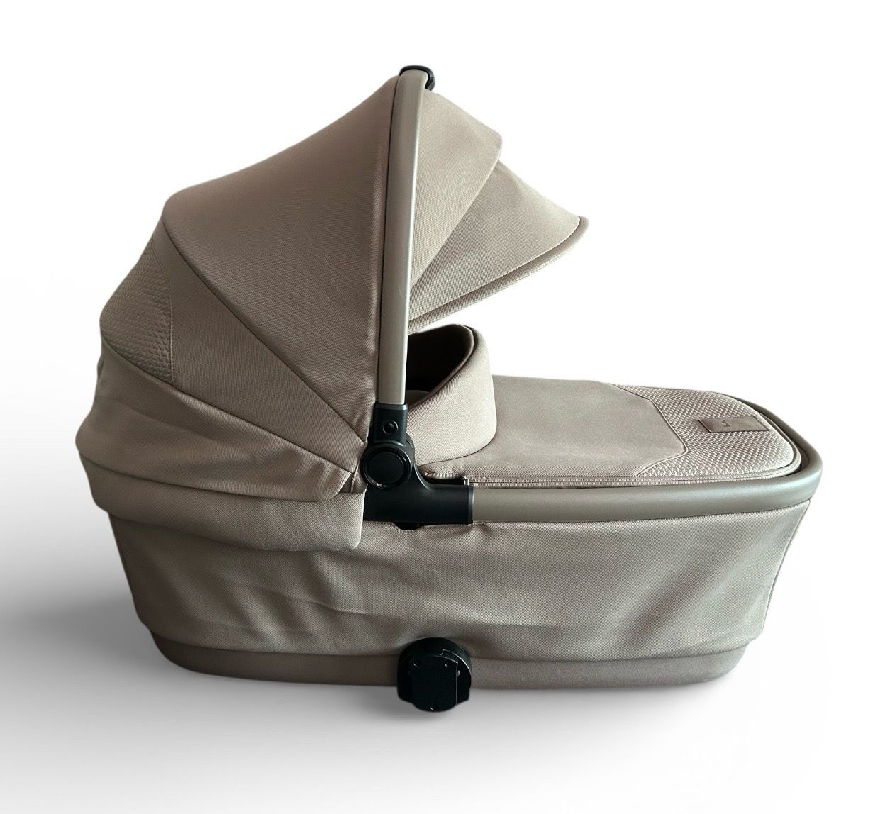 Silver Cross Dune/Reef Carrycot In Stone 001