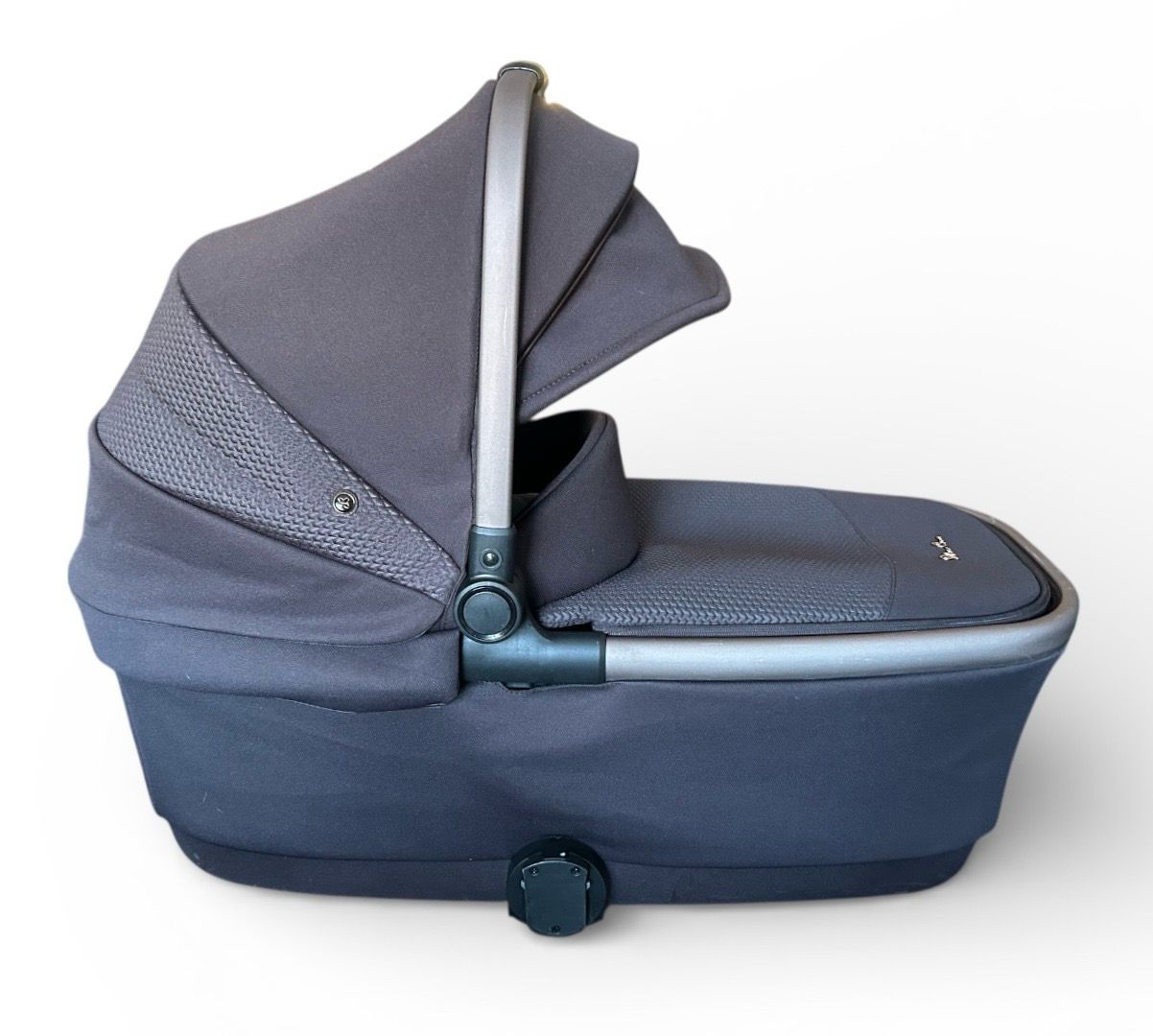 Silver Cross Reef 2 Carrycot In Special Edition Ganache