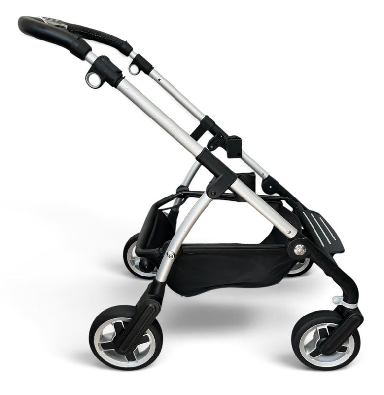 Silver Cross Wayfarer Chassis - Frosted/Black