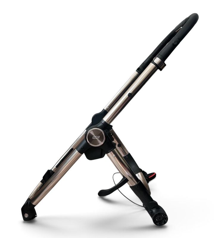Mamas & Papas Ocarro Chassis With Brake - Onyx