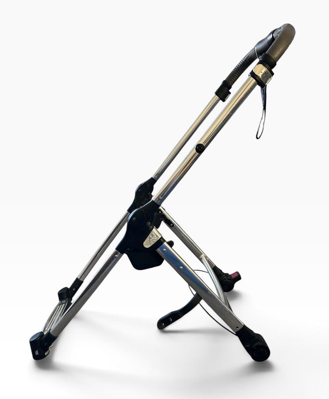 Mamas & Papas Flip XT3 Chassis - Grey/Chrome