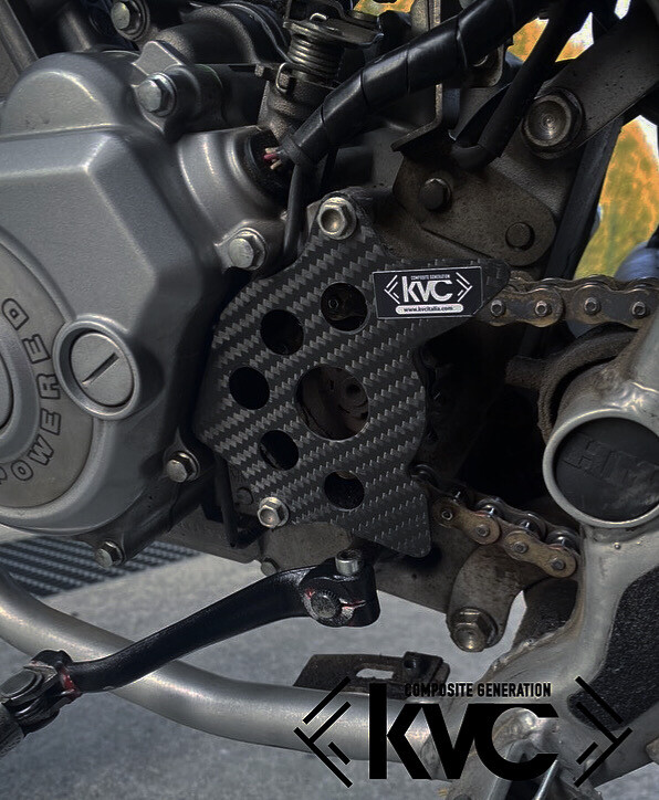 ​​PARAPIGNONE IN CARBONIO PER MOTORI MINARELLI 125 4T