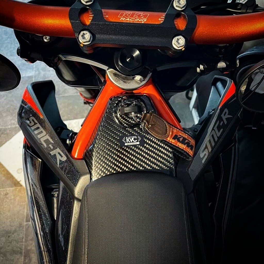 COVER COPRIBLOCCHETTO CHIAVI KTM 690 2019/22 IN CARBONIO