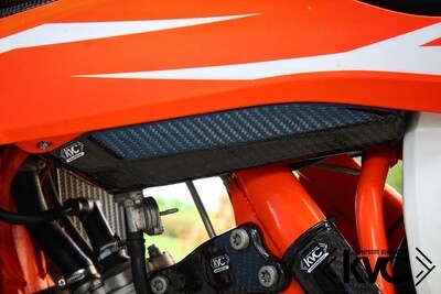 COVER SERBATOIO INFERIORE KTM SX-SXF 125-250-350-450 2016-18 IN CARBONIO