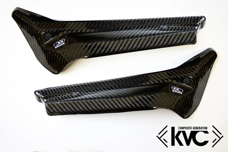 COVER SERBATOIO INFERIORE KTM SX/SXF/SMR 125-250-350-450 2023-2026 IN CARBONIO
