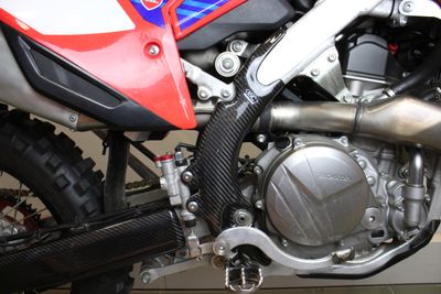 PROTEZIONE TELAIO HONDA CRF 2021-2024 IN CARBONIO