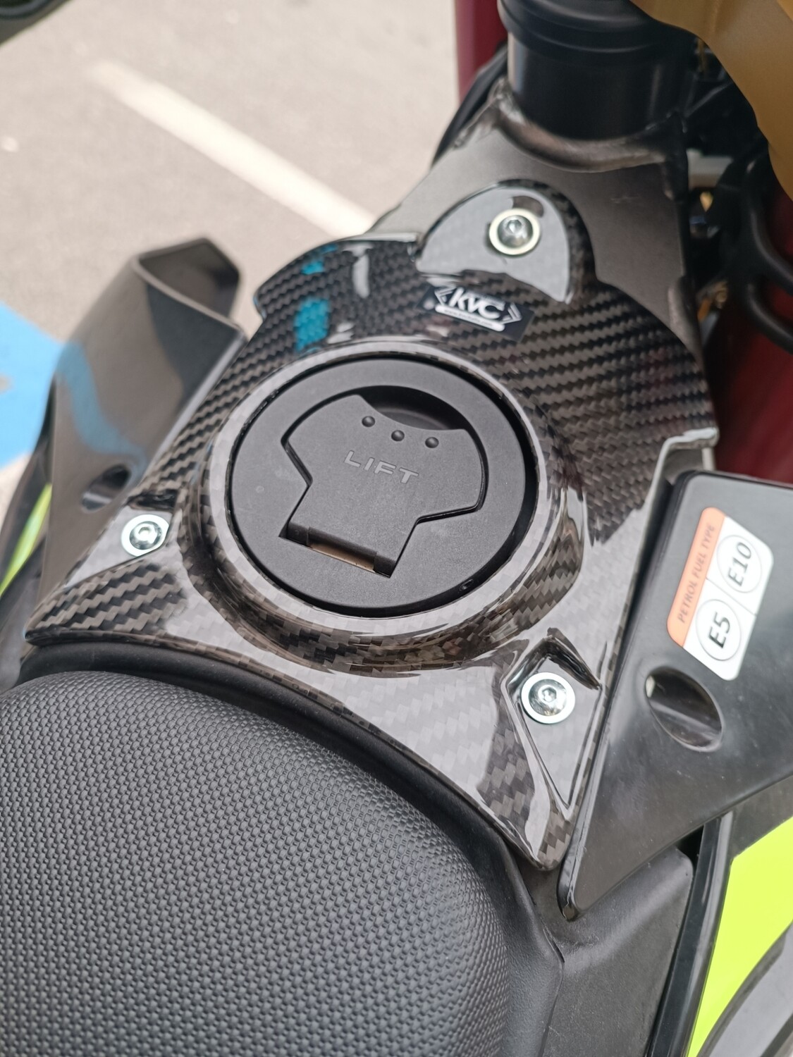 COPRISERBATOIO FANTIC 2020/26 50/125/250cc IN CARBONIO