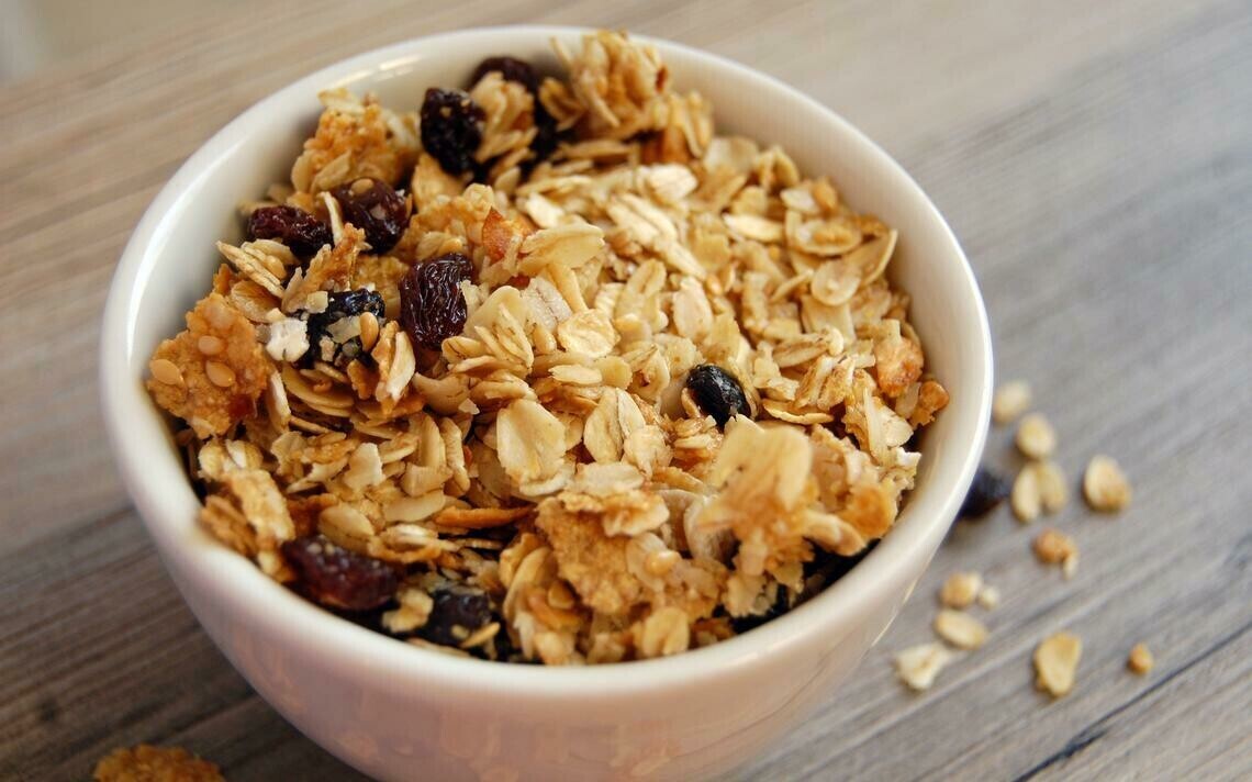Granola mix ( Oats, Nuts, Seeds, Berries )