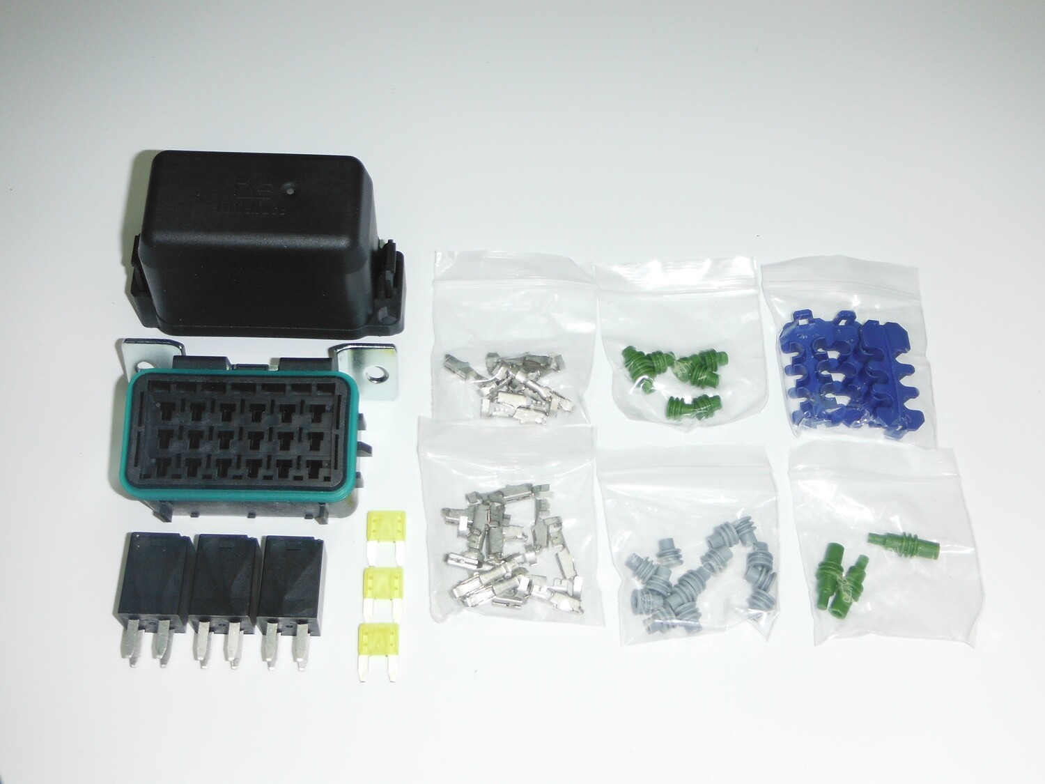 DIY Waterproof Relay/Fuse Center with Relays and Fuses