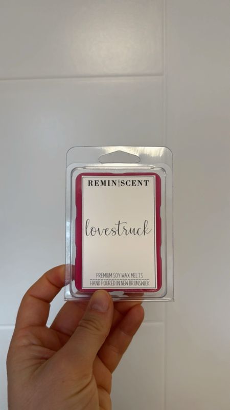 Lovestruck Clamshell