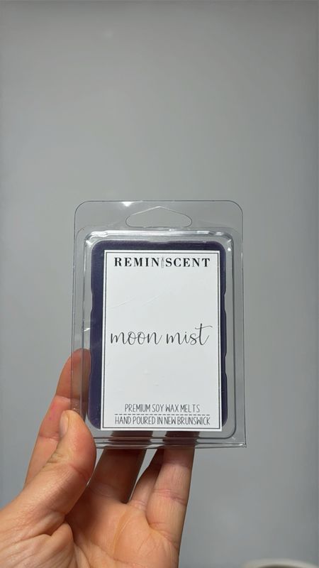 Moon Mist Clamshell