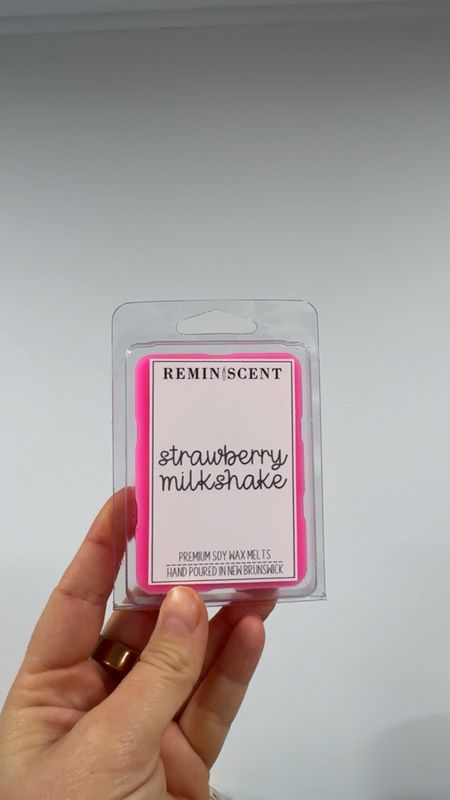 Strawberry Milkshake Clamshell