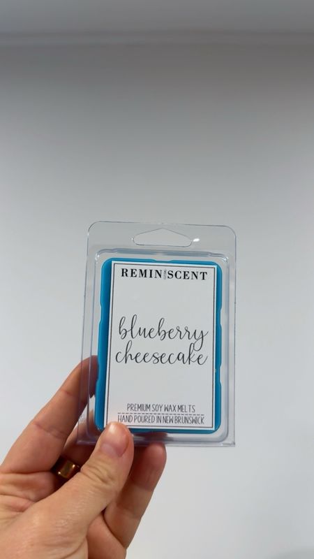 Blueberry Cheesecake Clamshell