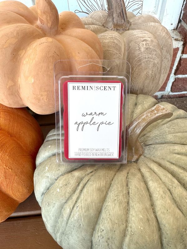 Warm Apple Pie Clamshell