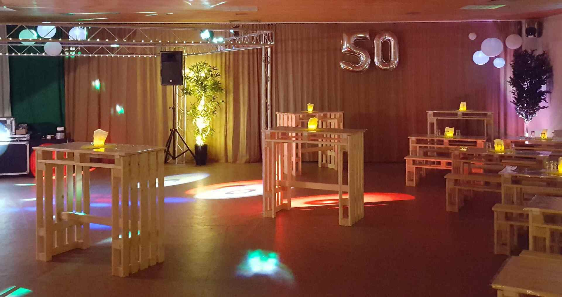 Stehtisch in Paletten-Optik