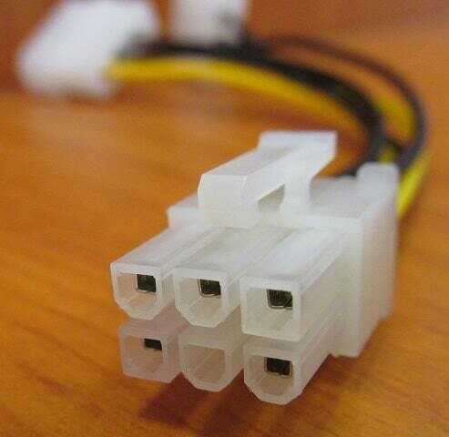 Kolink KKTP0406 Y tápelosztó 2x5.25>>6pin VGA-hoz Kábel