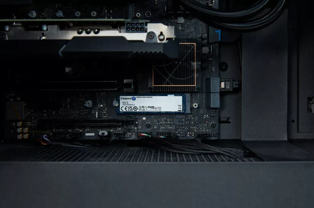 KINGSTON  SNV3S/2000G 2TB NV3 M.2 PCIE NVME m.2 SSD