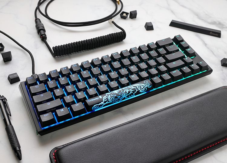 Ducky ONE 3 SF MX Silent Red RGB Premium ABS mechanikus billentyűzet HU fekete