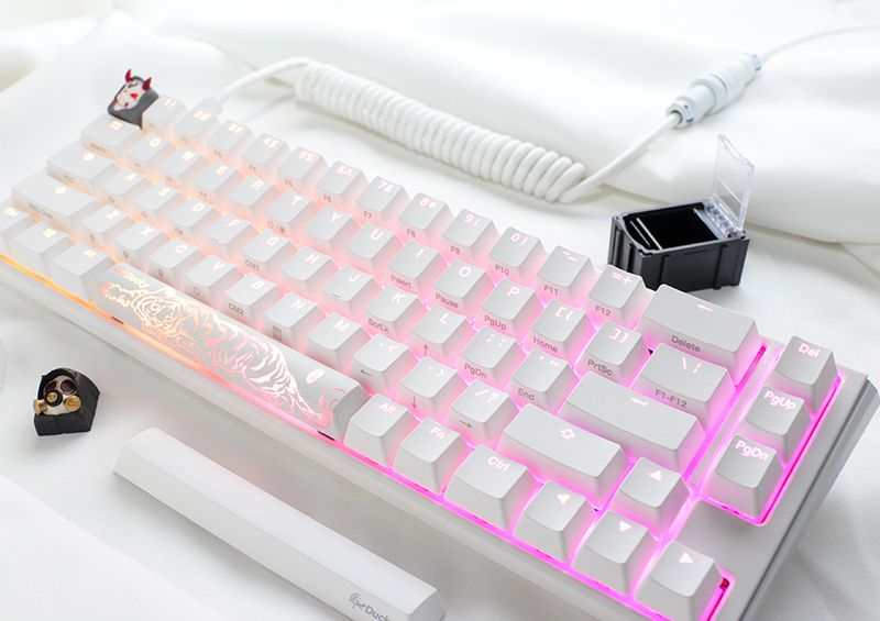 Ducky ONE 3 SF MX Red RGB Premium ABS mechanikus billentyűzet HU fehér