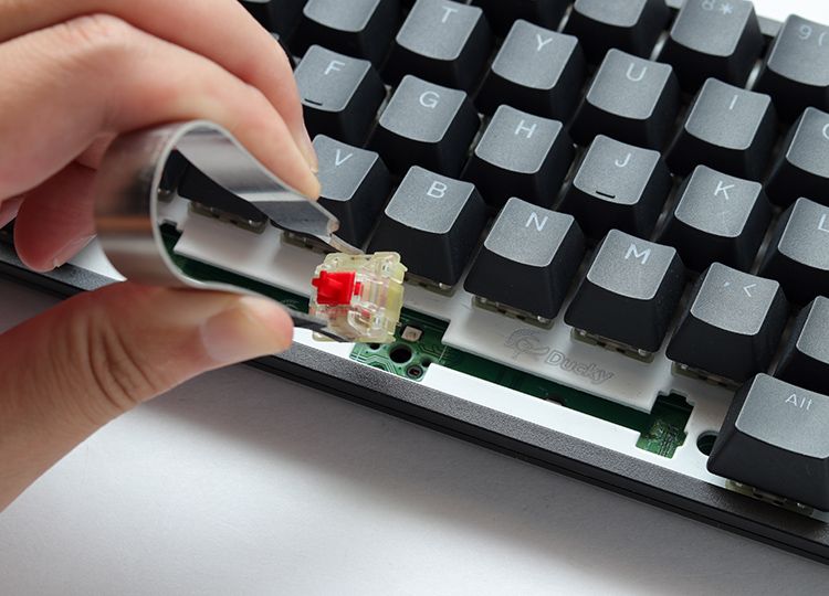 Ducky ONE 3 SF MX Blue RGB Premium ABS mechanikus billentyűzet HU fehér
