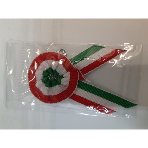 Kokárda kitűzővel 1 cm széles szalagból átmérő 3 cm