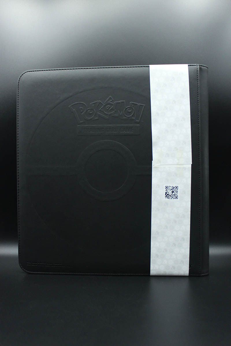 Ultra Pro - 12 Pocket Zip Binder - Pikachu