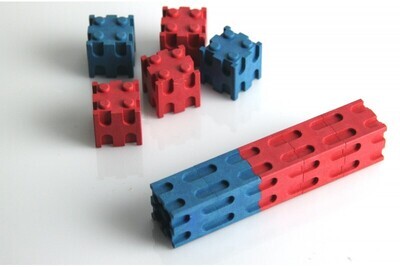 Cubi ad incastro in 2 colori: rosso e blu (100 pz)