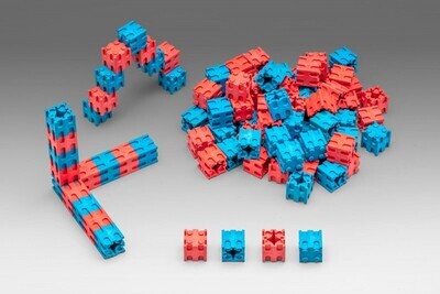 Cubi ad incastro in 2 colori: rosso e blu (100 pz)