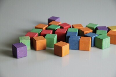Cubi in 6 colori (2 cm x 2 cm x 2 cm) - 150 pezzi
