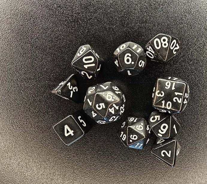 Set di 10 dadi, colore: nero