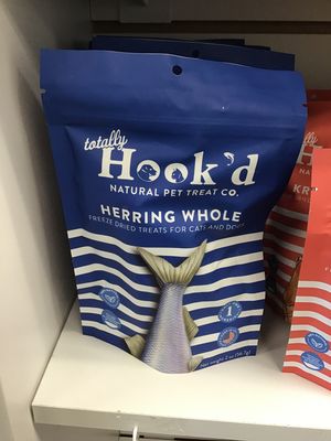Totally Hooked Herring Whole Freeze Dried Treats for Cats and Dogs 2oz