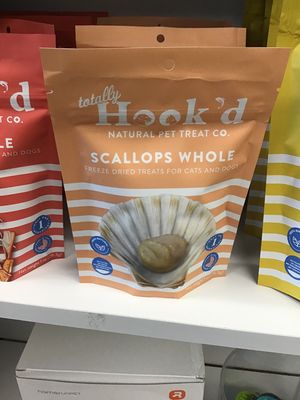 Totally Hooked Scallops Whole Freeze Dried Treats for Cats and Dogs 1oz