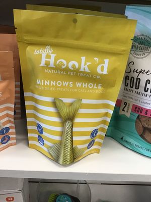 Totally Hooked Minnows Whole Freeze Dried Treats for Cats and Dogs 2oz