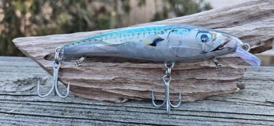 Foil Baby Mackerel, 4.75 in, 1.5 oz long cast sinking lure. Foil Baby Mackerel, 4.75 in, 1.5 oz long cast sinking lure.